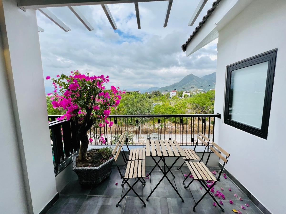 The Track Homestay - Near Bai Dai Beach Cam Lam 外观 照片