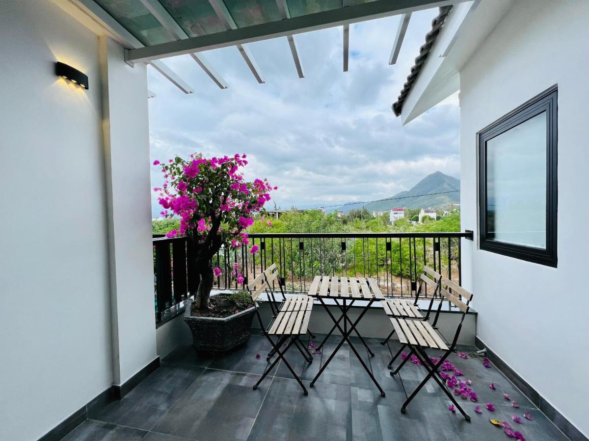 The Track Homestay - Near Bai Dai Beach Cam Lam 外观 照片