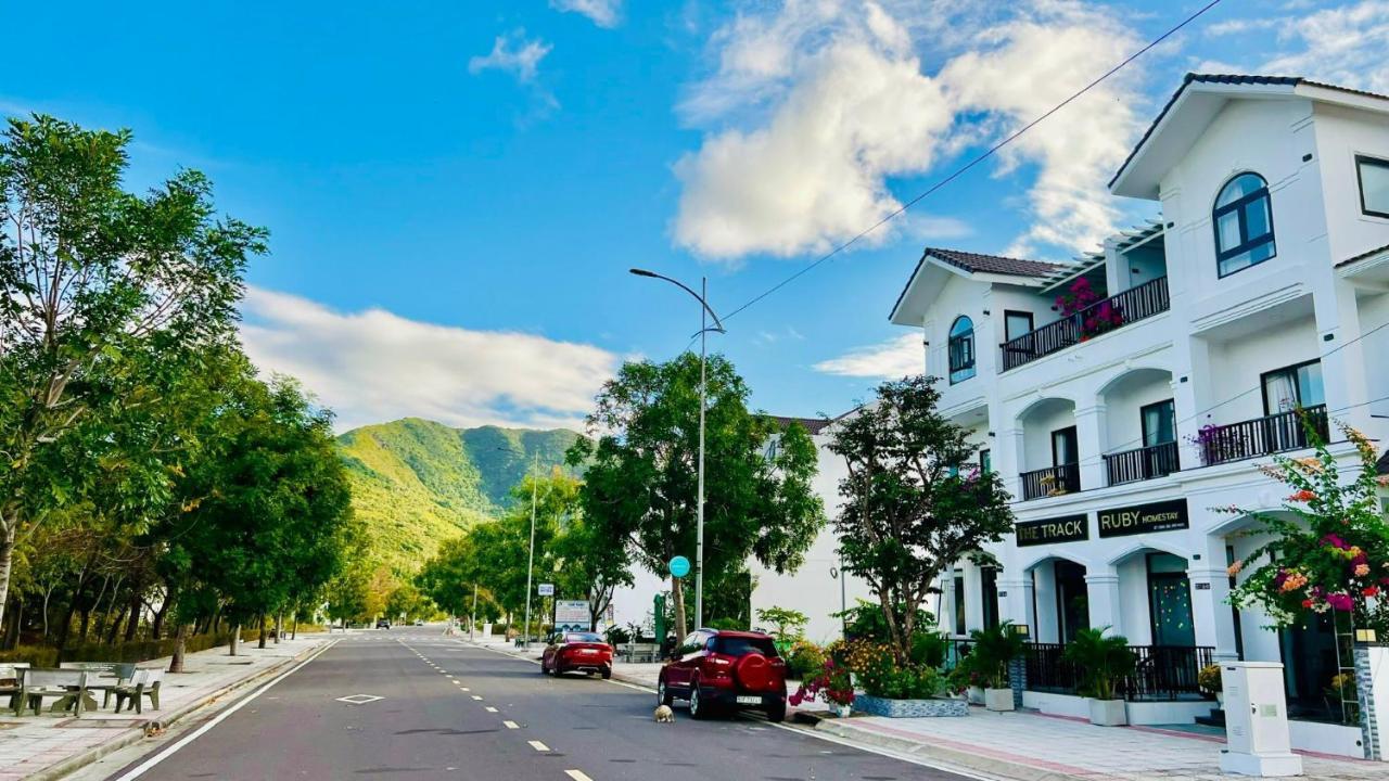 The Track Homestay - Near Bai Dai Beach Cam Lam 外观 照片